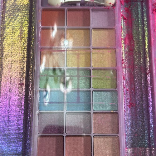 Martinelia kids eyeshadow palette new, broken blush