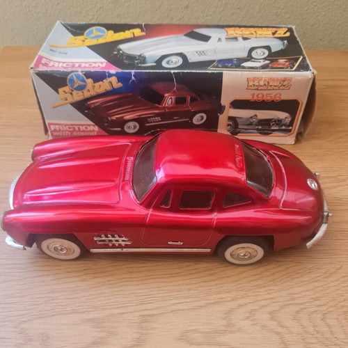 Mercedes SL tin model 1:18 with box, like new