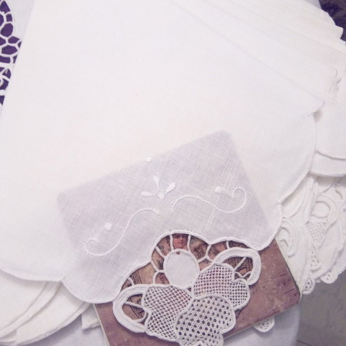 Handmade round tablecloth with kopaneli lace and white embroidery, new