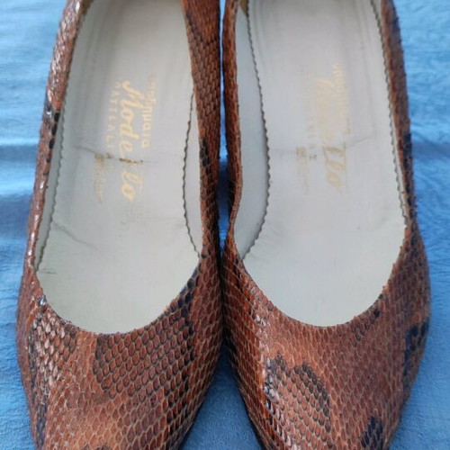 Vintage leather pumps size 40 like new, brown