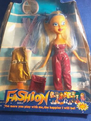 Κούκλα fashion doll σαν καινούργιο, παλιά με μικρές φθορές στη συσκευασία