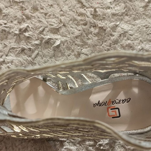 Silver high heels size 38 new with zipper