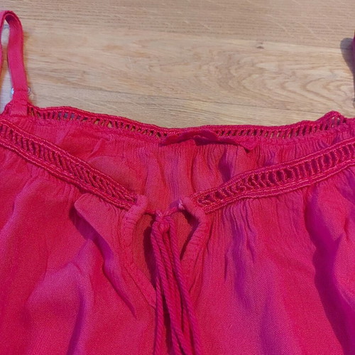 Crop top with open shoulders red, like new, size S