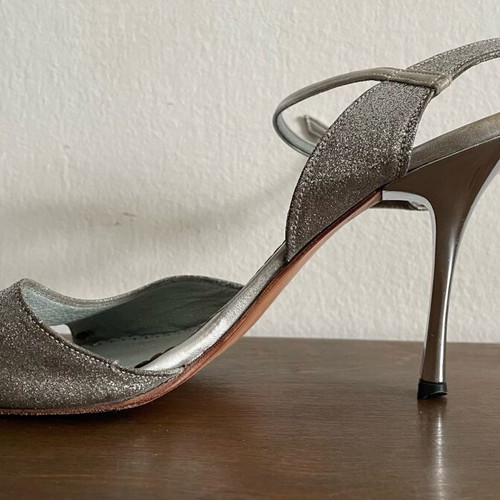 Dance shoes used size 39, leather silver