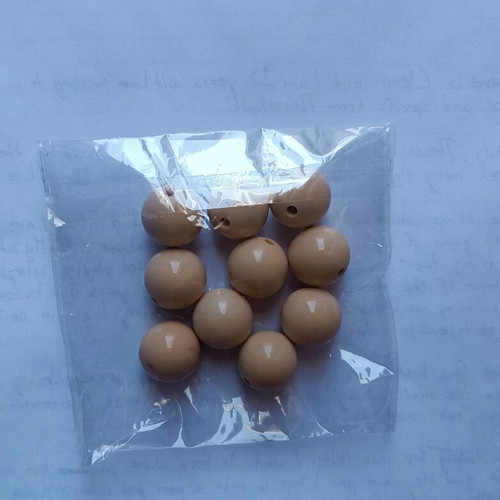 Large beads new, pack of 10 pieces, 2 cm