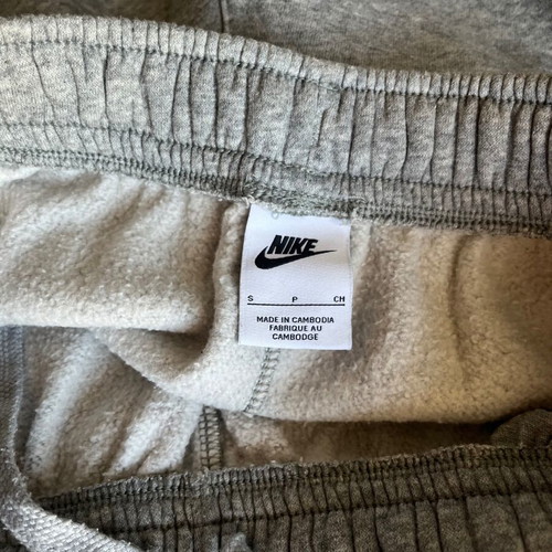 Nike Sportswear Cargo Short gray size S like new