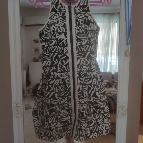 Zini dress No38 like new, black and white