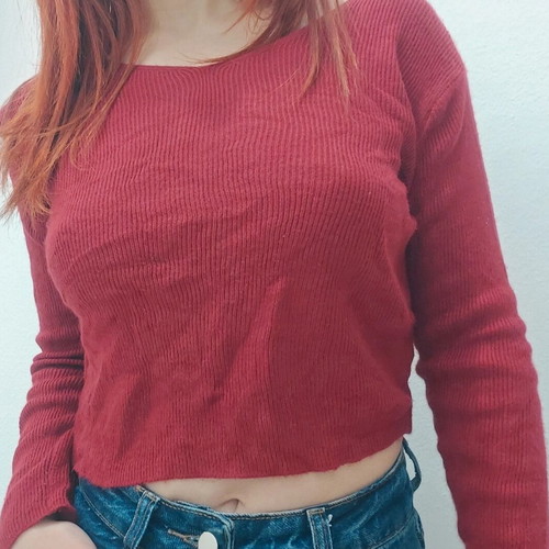 Red woolly crop top like new, size Small