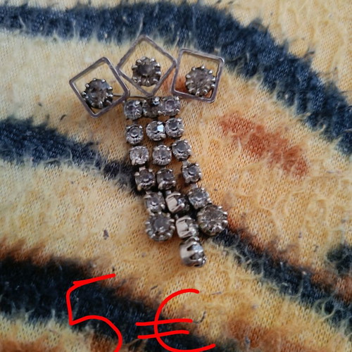 Vintage fashion jewelry set used with hematite necklace