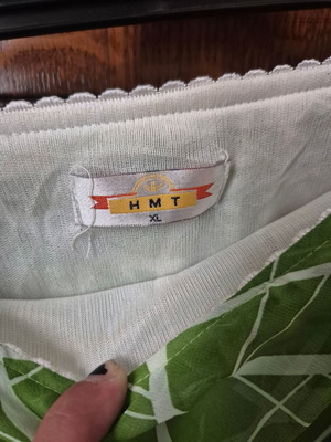 Skirt size M like new, white and green