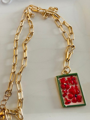 Necklace with square pendant and red flowers Boho style, new
