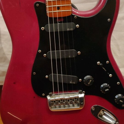 Stratocaster guitar with EMG like new, with case