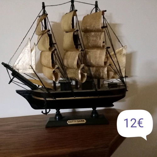 Wooden decorative boats like new, set of 3 pieces