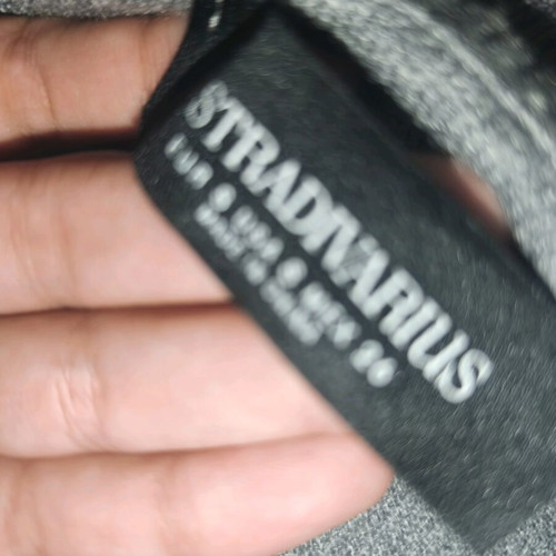 Stradivarius pullover like new, size S-M, black and gray