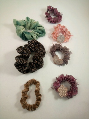 Κόκκαλακια πακέτο 7 αξεσουάρ για τα μαλλιά σαν καινούργιο