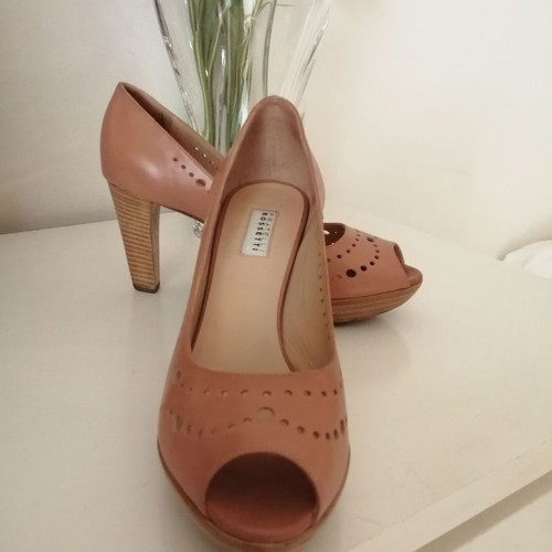 Fratelli Rossetti peep toe pumps used, beige size 38.5
