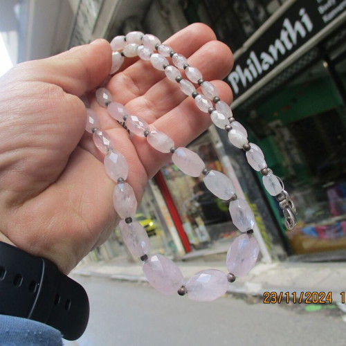 Rose faceted graduated quartz necklace like new with silver elements