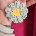Daisy keychain handmade new