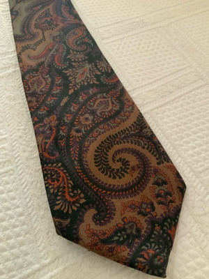Peter Hadley tie 100% silk in excellent condition