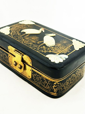 Vintage Chinese jewelry box used with mother of pearl and hand-painted details