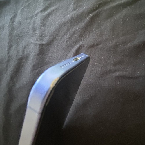 Apple iPhone 16 blue, 128GB, cracked camera lens