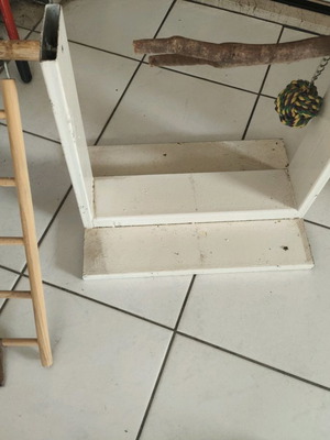 Βάση για Πουλί μεταχειρισμένη με σκάλα και ηλεκτροστατική βαφή