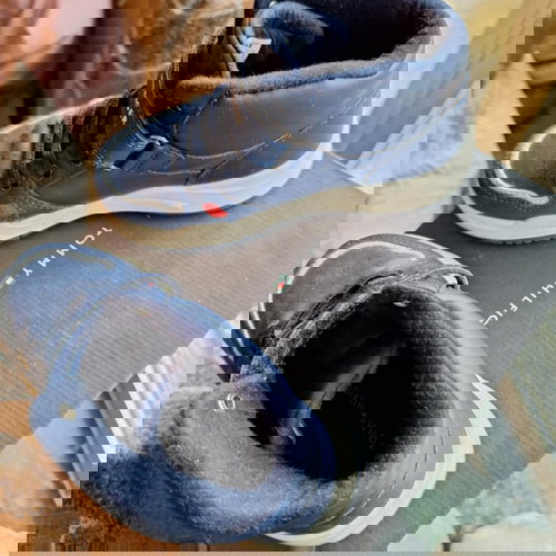 Tommy Hilfiger παιδικό μποτάκι νούμερο 27 αθλητικό μαύρο μπλε καινούργιο