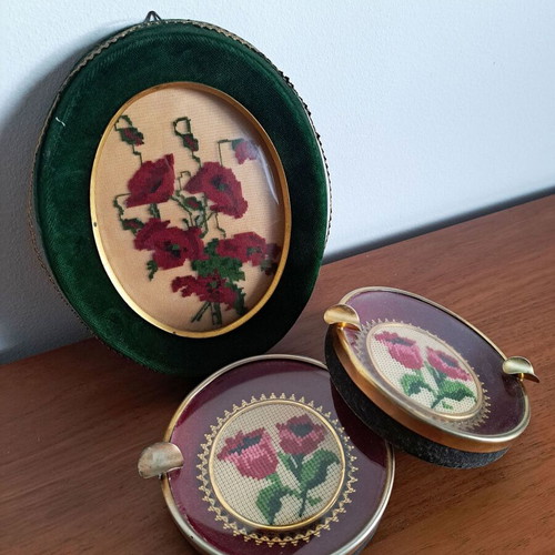 Vintage decorative items from the 1950s used, set of 3 with embroidery