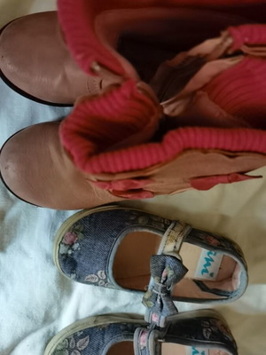 Tzani children's canvas ballerinas with floral design, size 25, used