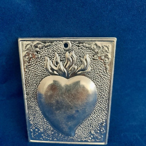 Metal votive new in excellent condition