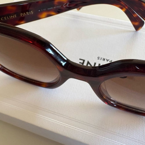 Celine sunglasses like new, brown with box and case