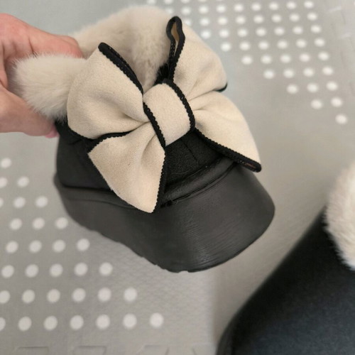 Winter snow boots with bow and inner fur, new, size 37