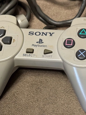 PlayStation gamepad used, non-functional