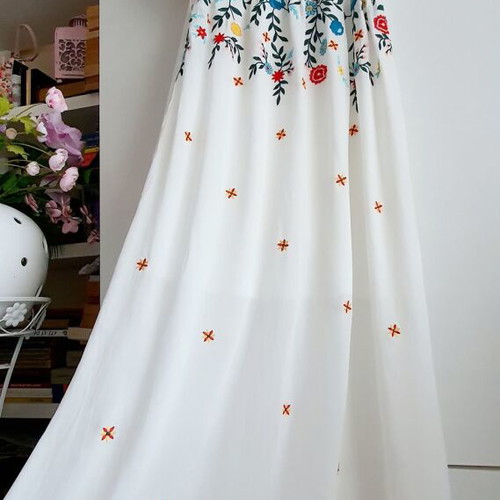 Long dress with embroidered flowers new, white, sizes S-M