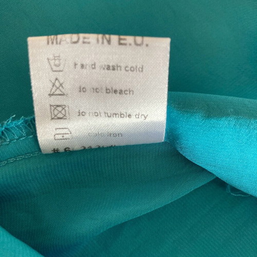 Top like new, size large