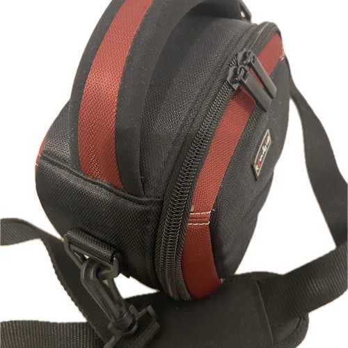 Camera bag like new with shoulder strap for small cameras