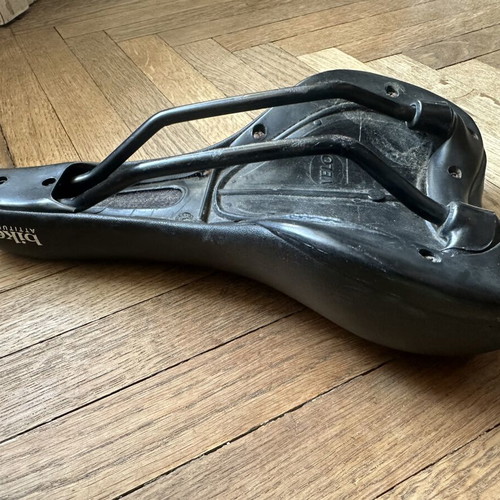 Bicycle saddle used
