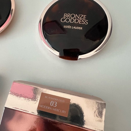 Estée Lauder Bronze Goddess highlighting powder gelee like new, shade 03 Modern Mercury