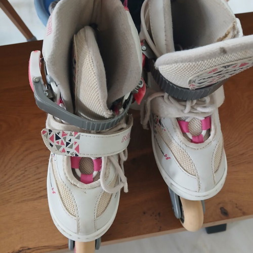 Rollers adjustable size 30-33 used for girls