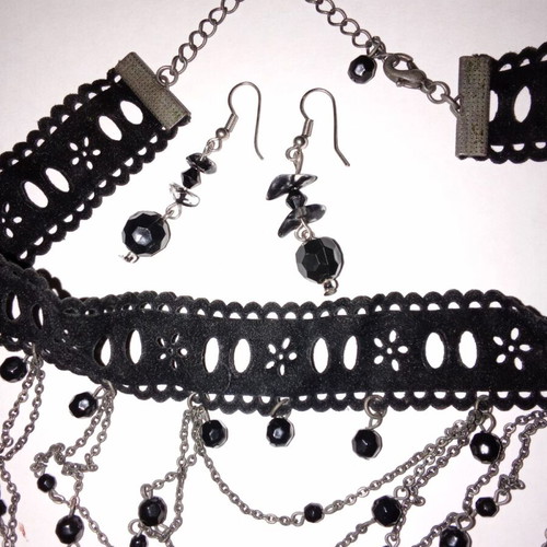 Gothic choker with earrings like new, black and silver