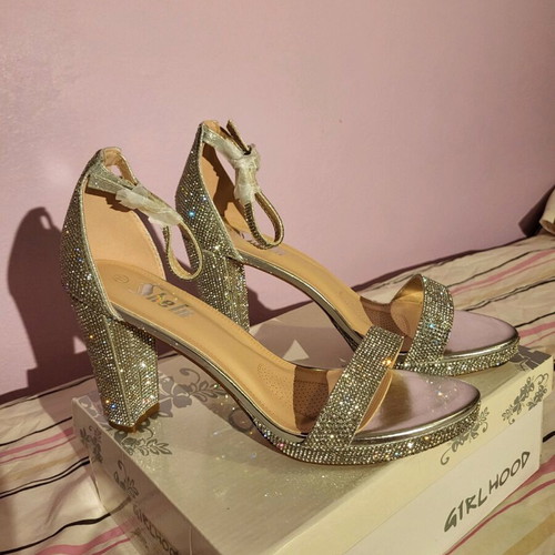 Sheln Glittery Pumps New With Strap Size 41 White Silver