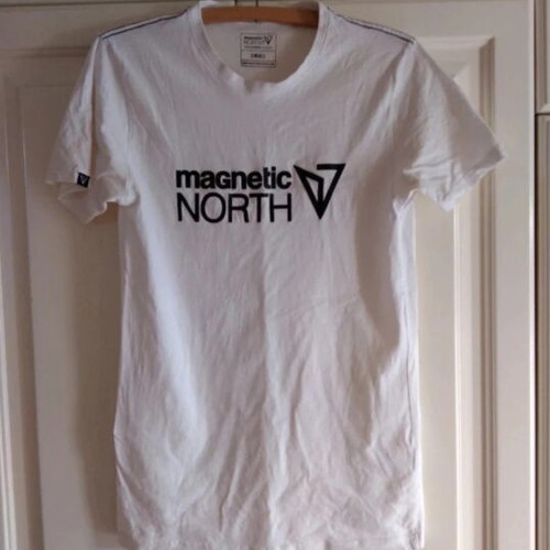 Magnetic North men's white t-shirt size S like new