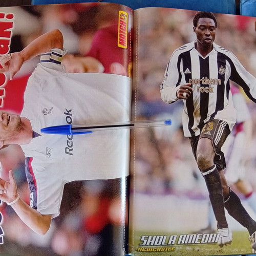 Match Football Magazine issue 21-27/2/2007 like new with Manchester United poster