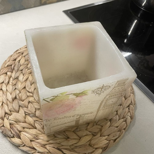 Candle with London design used, large square with flower