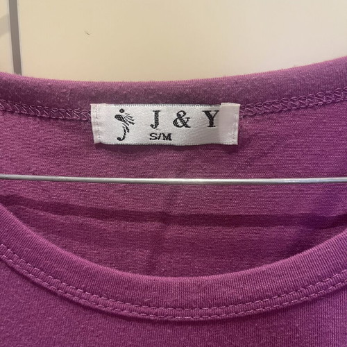 T-shirt J&Y women's small medium like new, purple