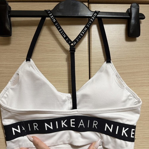 Nike γυμναστηριακό τοπ σαν καινούργιο, μέγεθος S, άσπρο
