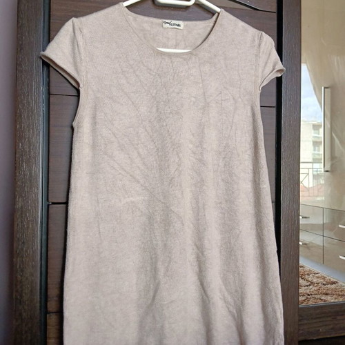 Women's sleeveless blouse used, size M, beige