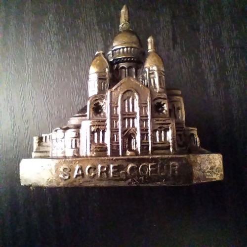 Метална миниатюра Sacre-Coeur Париж употребявана винтидж сувенир