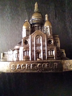 Метална миниатюра Sacre-Coeur Париж употребявана винтидж сувенир