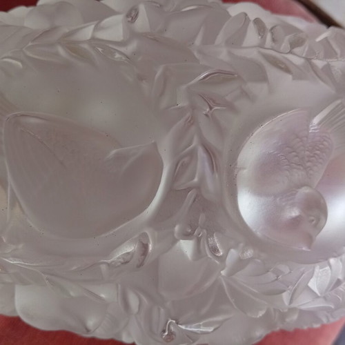 Lalique Bagatelle Vase like new, vintage crystal with bird motifs